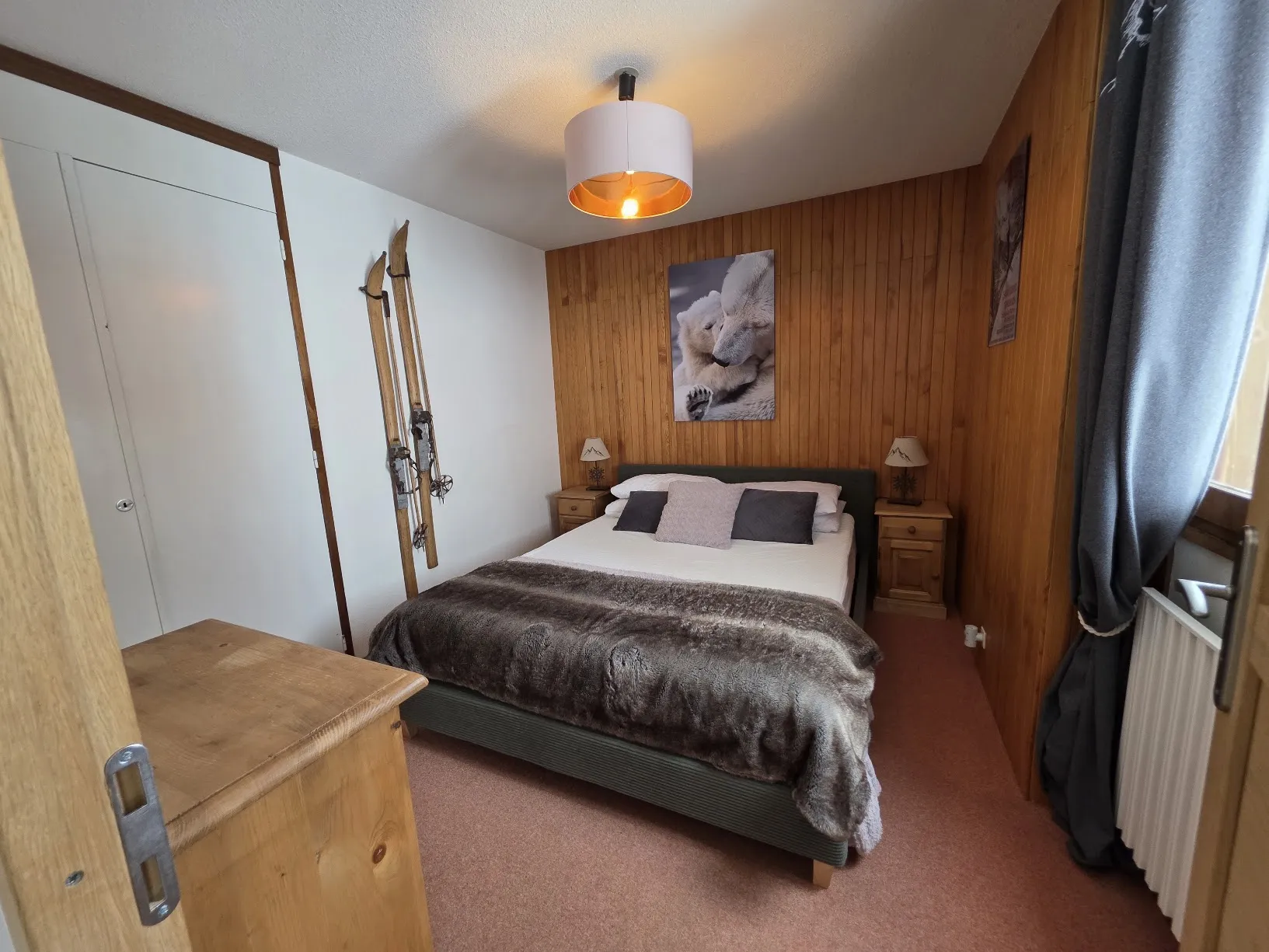 king size bed