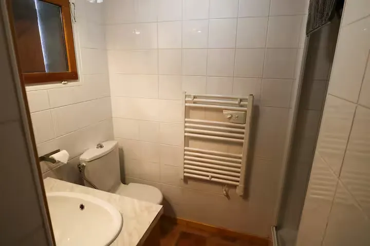 shower room, room 4